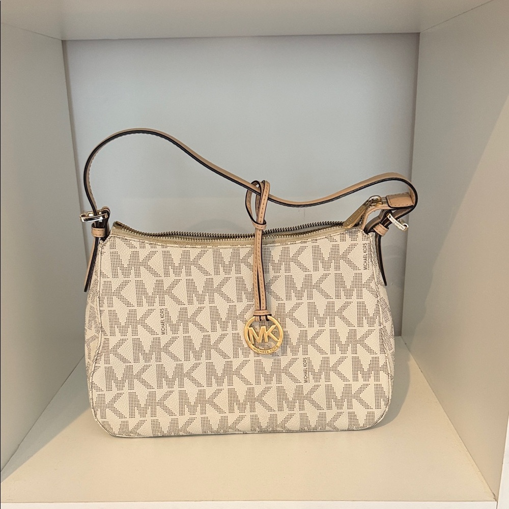Michael Kors Jet Set Signature Shoulder Bag
